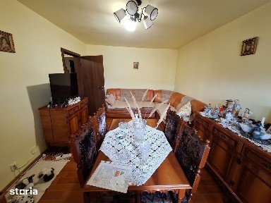 Oportunitate! Apartament 3 camere - decomandat - etaj 3 - Aradului