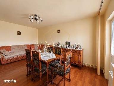Apartament decomandat cu 3 camere | Aradului