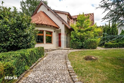 Casă / Vilă cu 6 camere de închiriat, tip estate, 0% comision