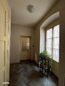 Centru Istoric, Piata Sfatului, 2 camere, 62mp, 158000Euro