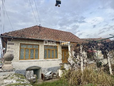 Casa de vanzare in Uroi. Schimb cu apartament in Simeria