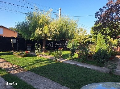 Casa, cocheta, situata pe o strada linistita, la 10 km de Ploiesti