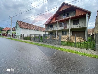 Casă spațioasă la gri in Blăjel