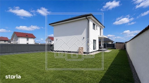 Casa individuala cu 4 camere, teren 571 mp - Cristian, Sibiu