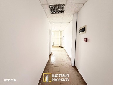 Birou de închiriat - 35 mp, parter, incintă industrială