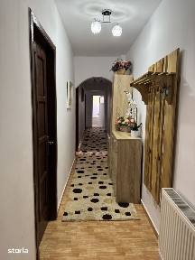Apartament 2 camere, balcon, zona centrala