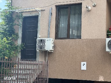 Vânzare garsonieră zona Damaroaia pretabil pentru : salon / locuință