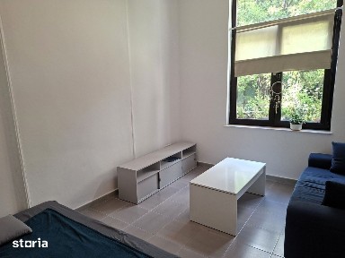 Casa cu 1 camera in curte comuna cu loc de parcare - comision 0%!