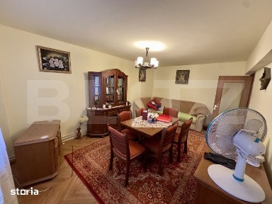 Apartament 3 camere decomandat, 76 mp, 2 bai, balcon, etaj 2 - Cugir