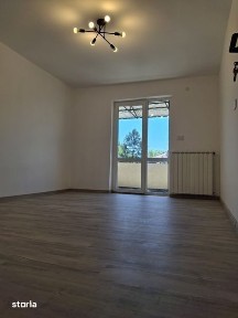 DE VANZARE apartament cu 2 camere, decomandat.