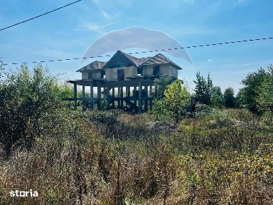 Casă / Vilă in constructie teren 3240 mp