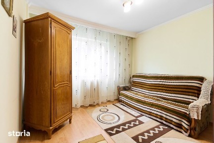 Apartament decomandat 4 camere - etaj intermediar - Cartier Nord