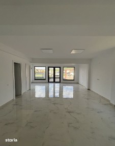 Spatiu comercial cu VAD si vitrina la strada, 70mp, cartier Terra