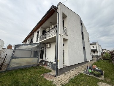 Casa (triplex) Valea Lupului