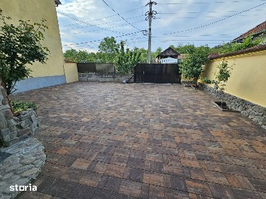Casă P + M de vânzare pe starda Izvorului