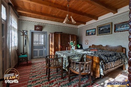 FILM! Casa si anexe, pe domeniu de 6.221mp, livada pomi fructiferi, L