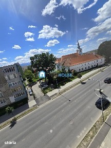 Apartament decomandat cu 3 camere, 2 bai si 3 balcoane Str. Tabacari