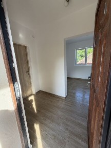 Vand casa cu teren