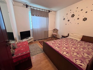 Apartament 3 camere decomandat Craiovita Noua