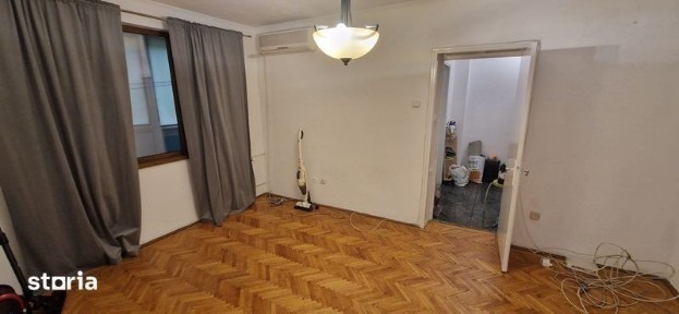 Inchiriez apartament doua camere