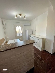 Inchiriez apartament zona Decebal