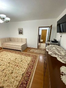 Vând apartament cu 3 camere, decomandat