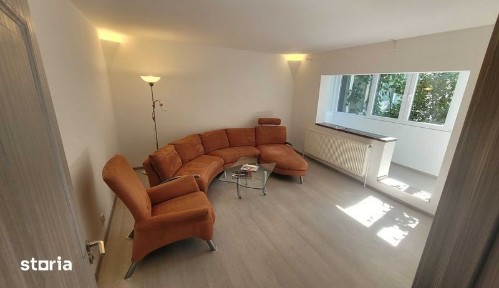 Apartament de vânzare 3 camere confort 1