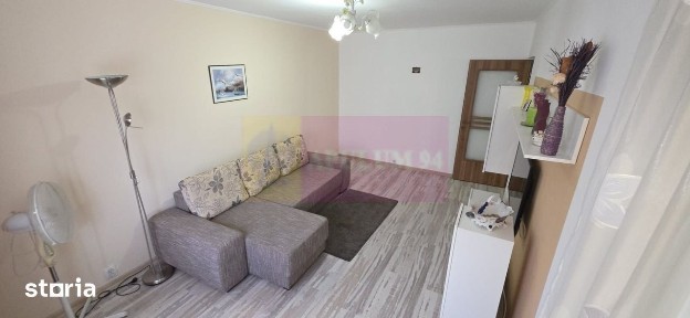 Apartamnet cu 3 camere de vanzare in Campina, Central