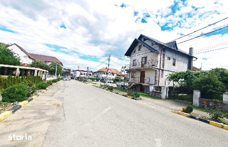 Casă spațioasă în Novaci - ideală pentru locuință sau investiție