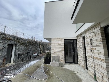 Casa insiruita DE LUX cu 4 cam/120mp! TERASA PANORAMICA! Str. Voronet!
