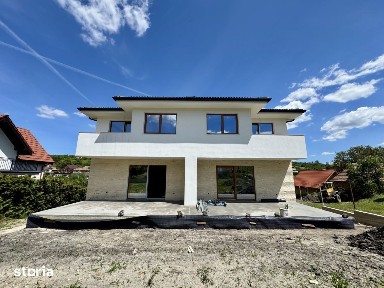 Casa tip duplex, 170 mp utili, 500 mp teren, sat Feleacu