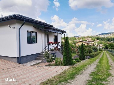 Proprietar vand casa finisata 100mp cu teren 1000mp, in Salicea