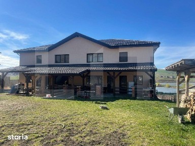 Casa cu 4 camere, 600 mp de teren, Campenesti