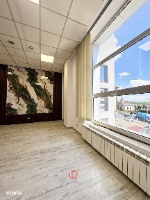 SE INCHIRIAZA Birouri, ultracentral in Falticeni,jud.SV (cladirea BCR)