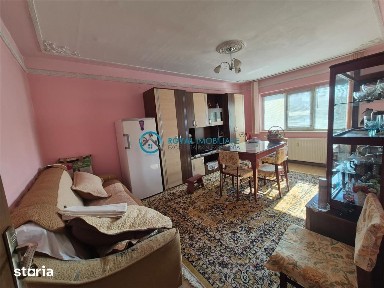 Royal Imobiliare - Vanzare apartament 2 camere zona Paltinis