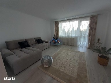 Casa la asfalt, zona centrala, constructie 2011, renovata