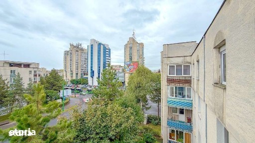 Apartament unic cu 7 camere, 3 balcoane, 3 bai, 2 parcari, 2 beciuri