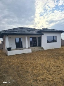 Casa parter, constructie solida, teren generos - Carcea, zona Metro