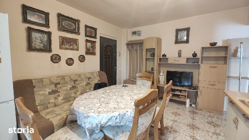 De vanzare apartament 2 camere,etajul 1