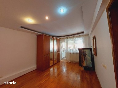 Apartament 4 camere, balcon, Târgu Jiu
