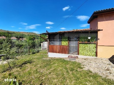 Casa individuala 70 mp, teren 926 mp, in Gadalin, Comuna Jucu