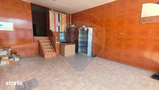 Casă cu 3 camere de vânzare în zona Piața Centrală