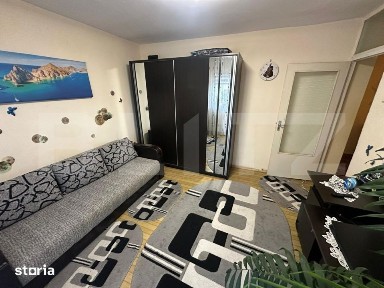 Proprietar vând apartament 3 camere, cartier Cornițoiu