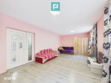 Casă P+E cu două apartamente, zona Drăgășani
