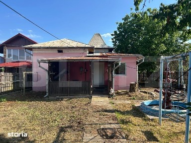 Casa 140 mp, teren 2.453 mp, toate utilitatile - acces direct la DN7