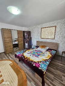 Casa cu trei camere in zona linistita,in apropiere de centru.