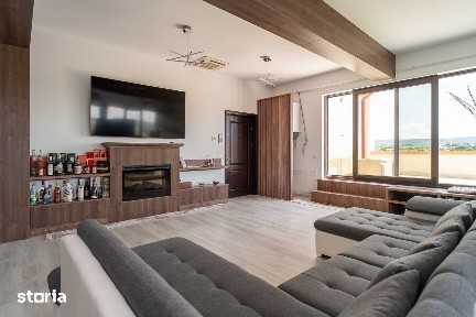 Penthouse 3 camere, 137 mp, terasă, parcare intabulată 9000 euro.