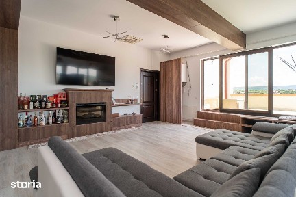Penthouse 3 camere, 137 mp, terasă, parcare intabulată 9000 euro.