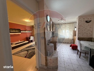 Apartament cu 3 camere de închiriat în zona Dacia