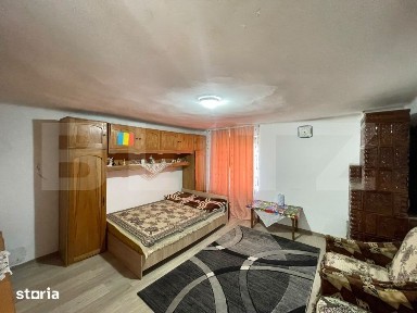 Casa 40 mp, teren 880 mp, zona Leamna de Sus